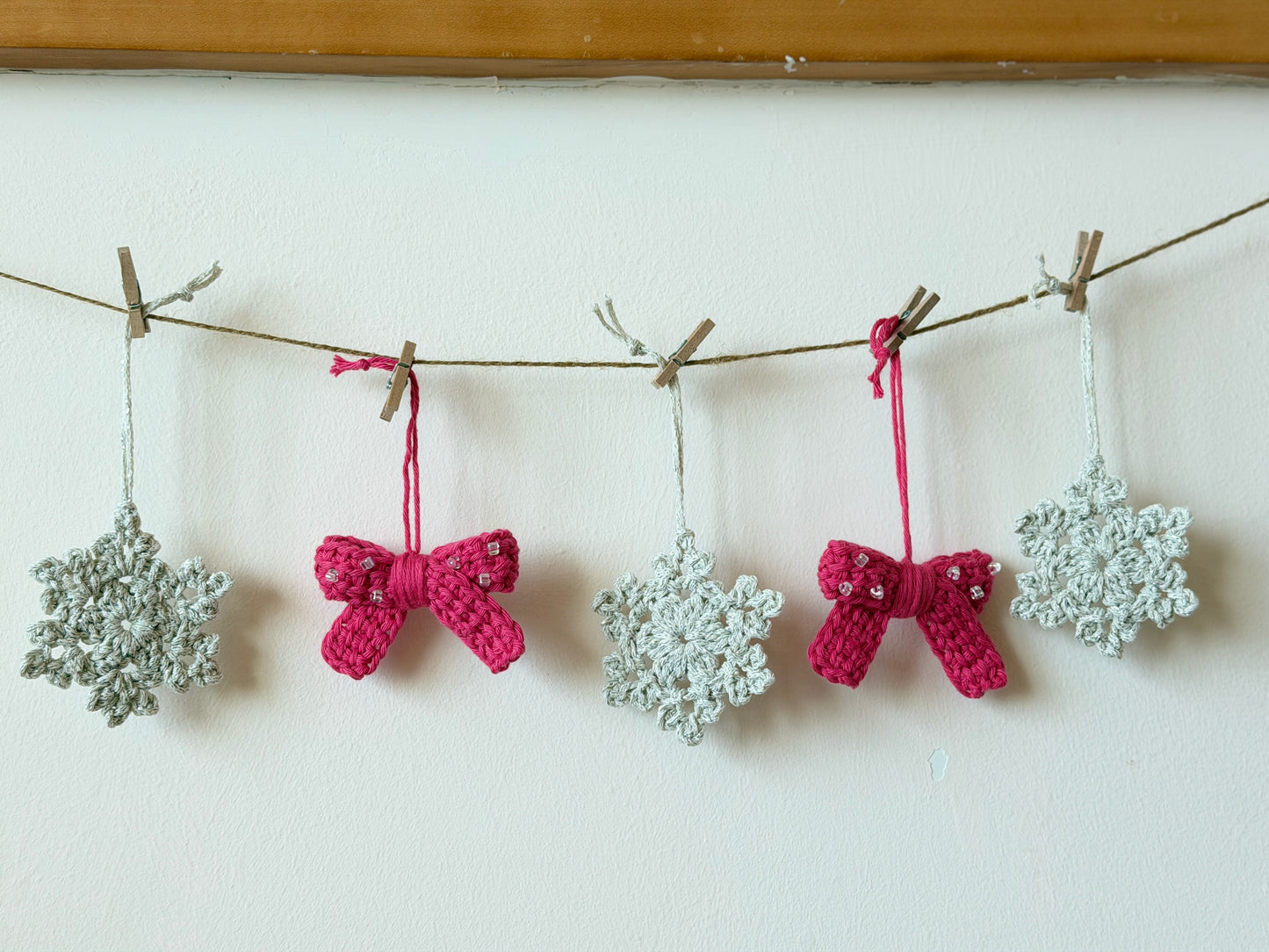 Beaded Bow Ornament Set