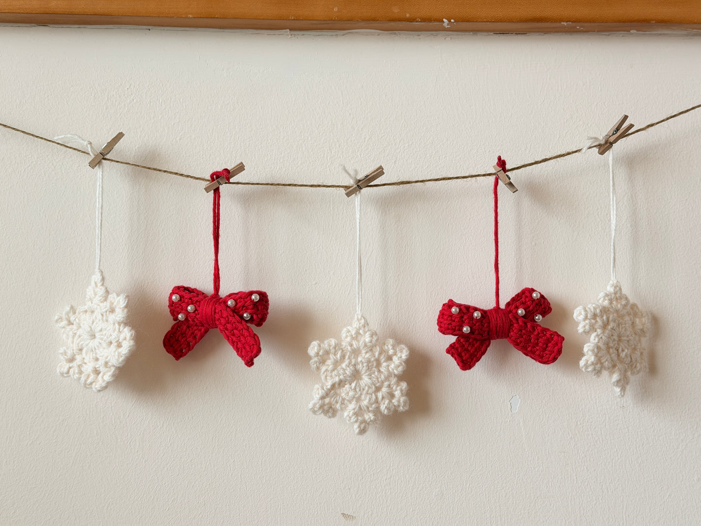 Beaded Bow Ornament Set
