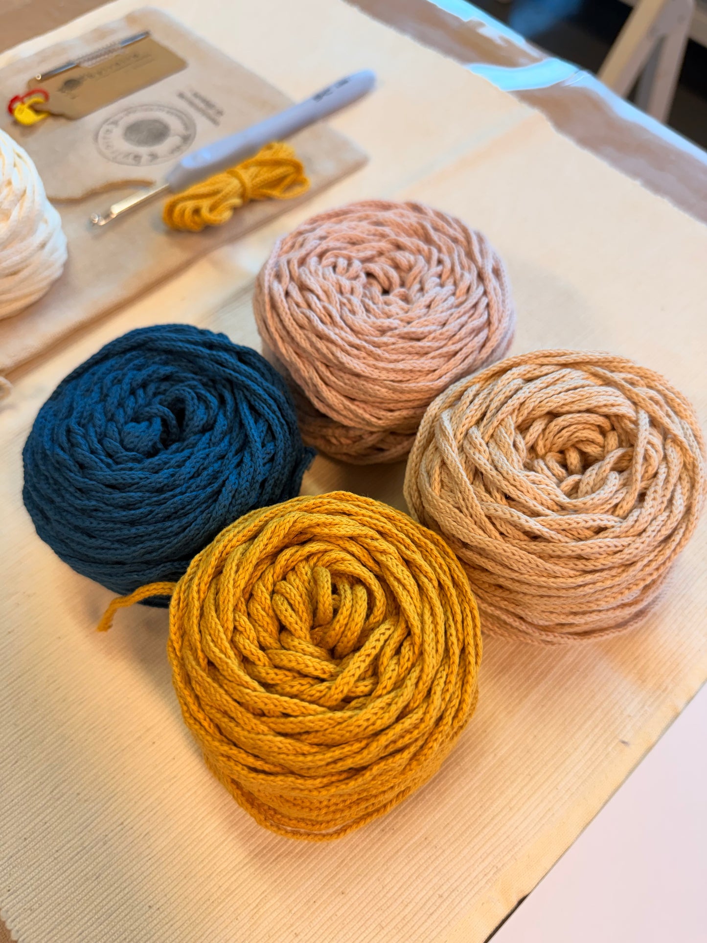 CROCHET LESSON - Beginner Colorblock Coaster