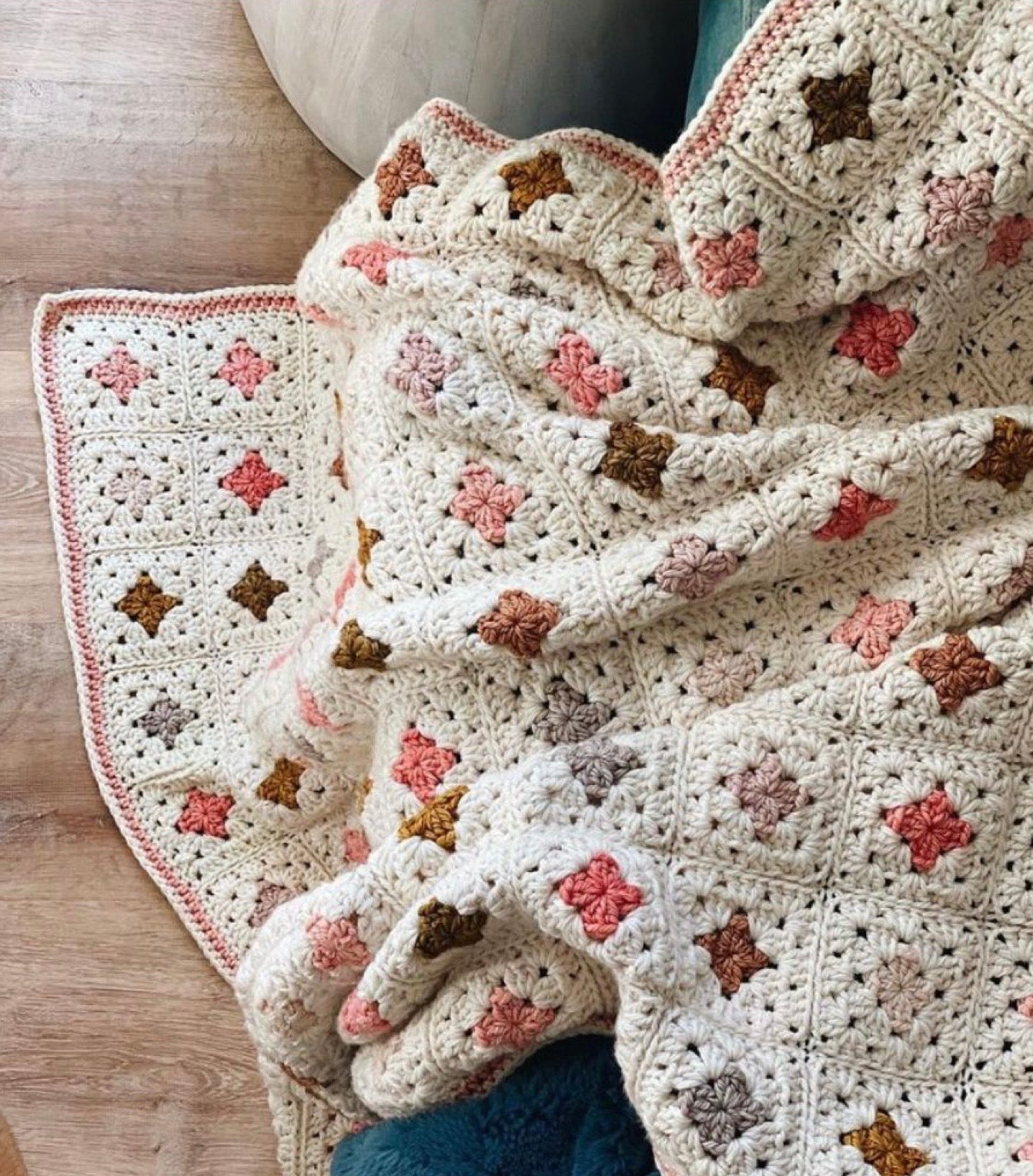 CROCHET LESSON - Beginner Granny Square